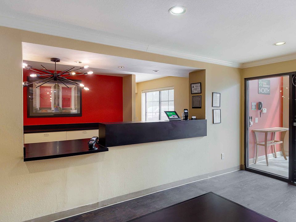 Lobby and Guest Check-in