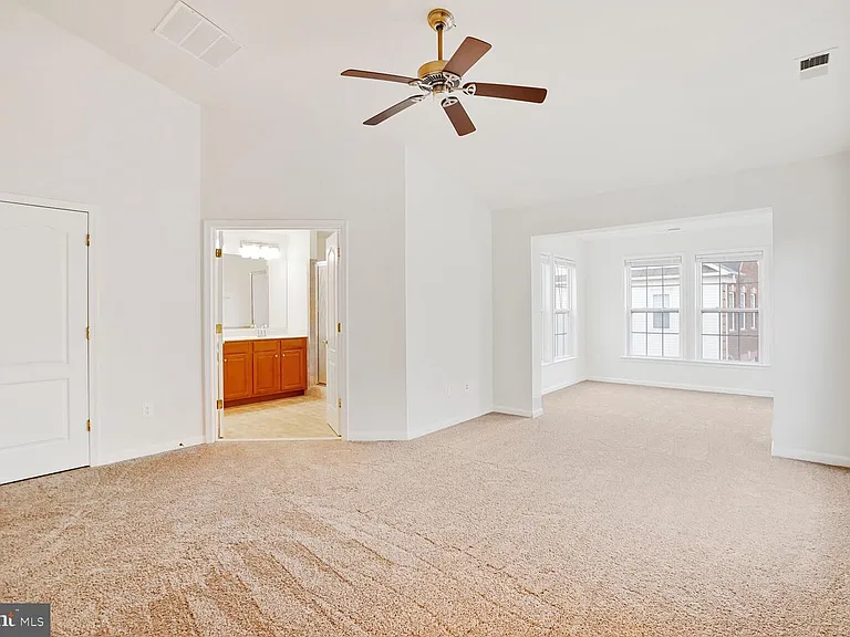 22062 Dilworth Sq — Photo 21