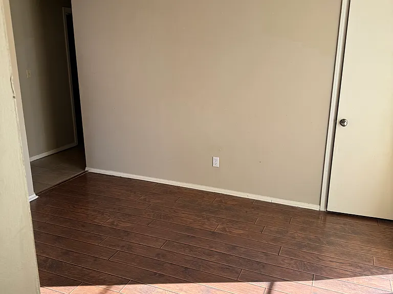 1013 W Atlanta Ct — Photo 3
