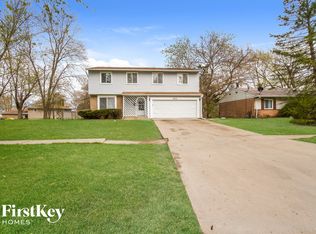 903 Blackhawk Dr, University Park, IL