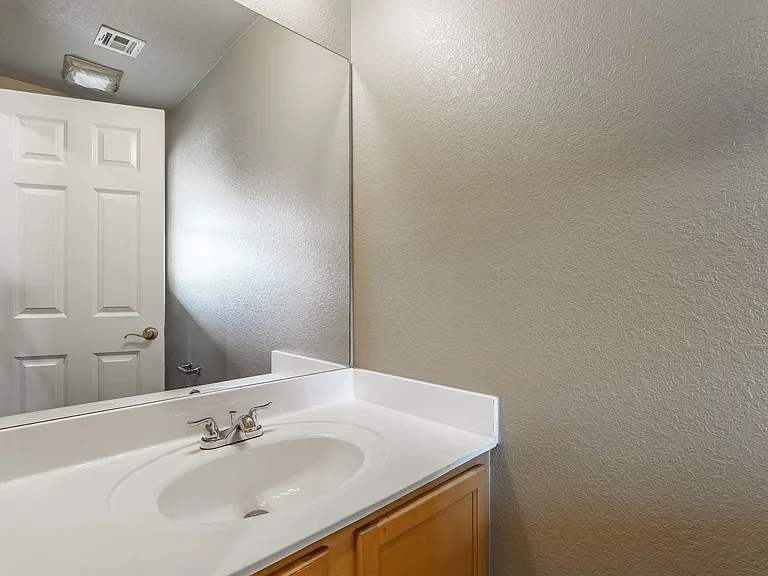 56 S Woodsprings Dr — Photo 17