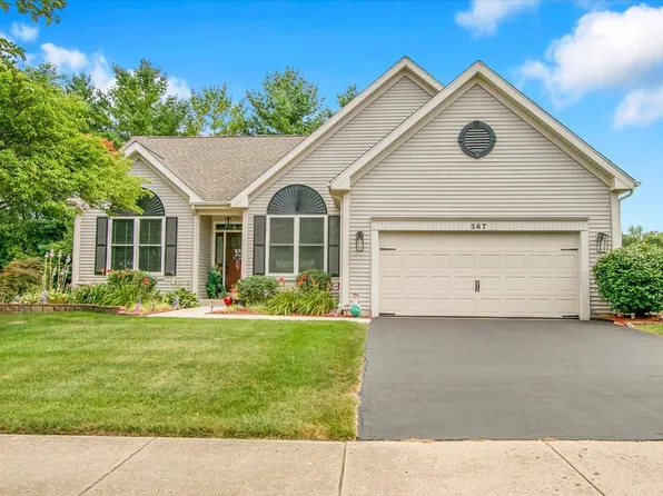 367 Wildwood Dr, North Aurora, IL 60542