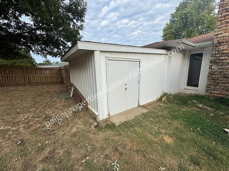 106 Parkview Cir — Photo 23