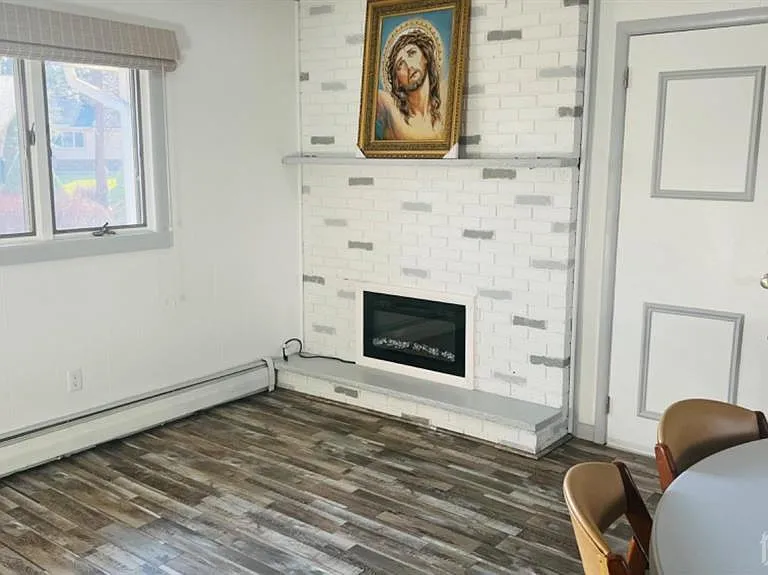 15 Milton Ave — Photo 8