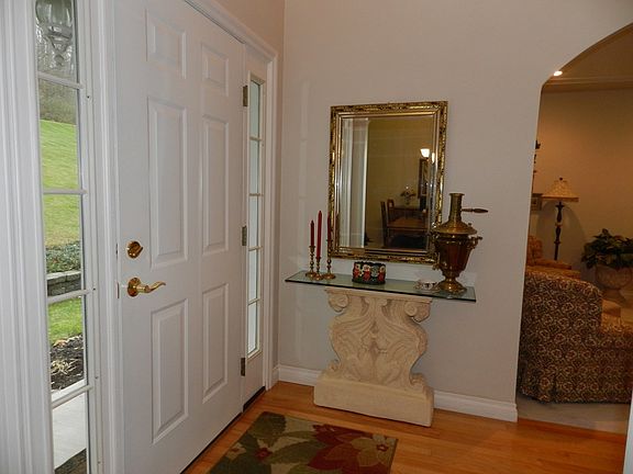 3rd image of 83 Hillside Dr