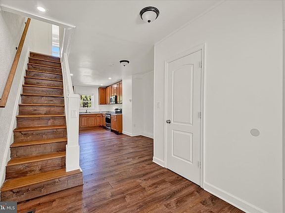3rd image of 2758 Wilkens Ave