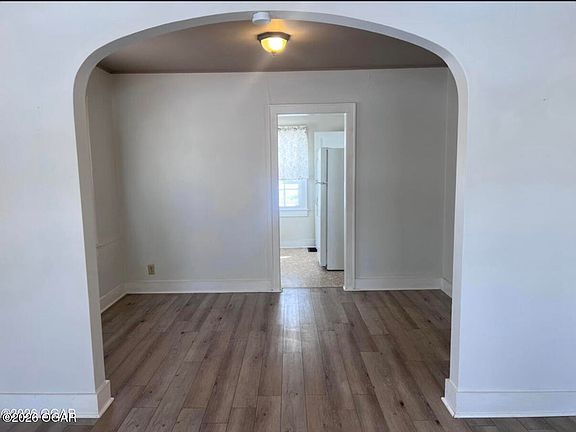 2nd image of 1144 S Main St