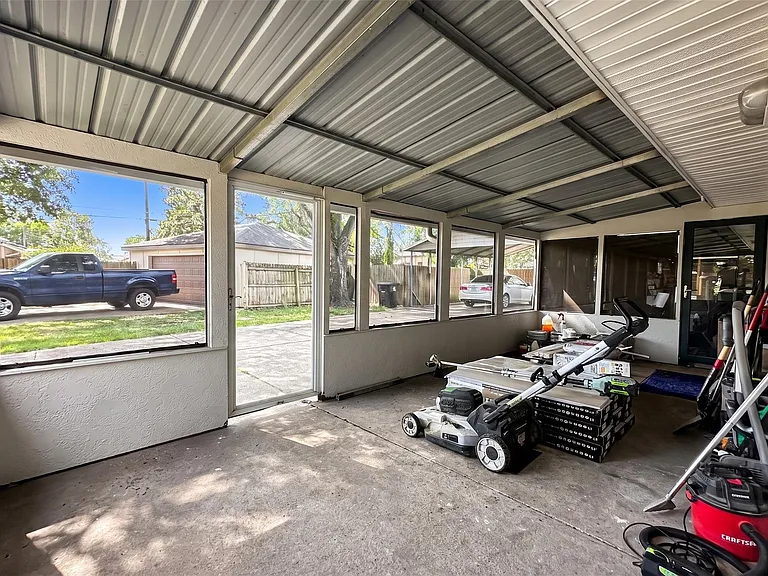9332 Derrik Dr — Photo 15