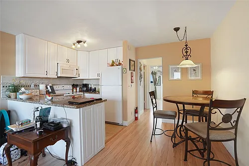 1000 SW 11th Ave #17E Photo 1 1000 SW 11th Ave #17E Photo 1