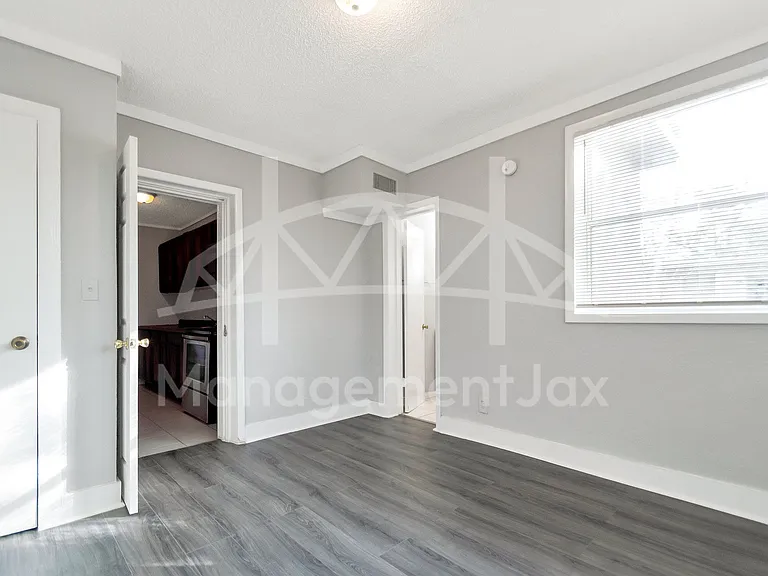 1842 W 26th St — Photo 6