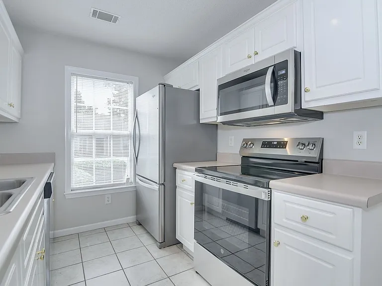 306 Evans Lake Way — Photo 8