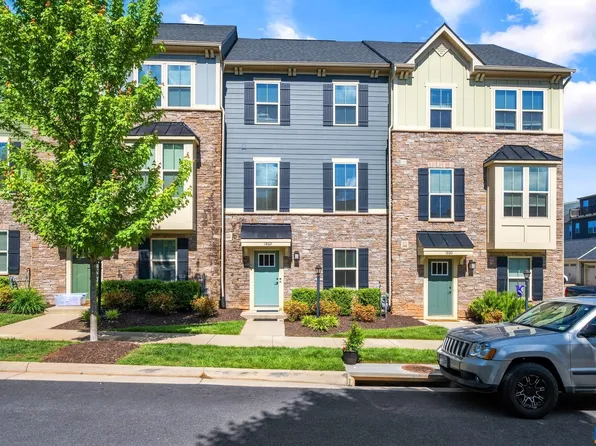 1862 Glissade Ln, Charlottesville, VA 22911