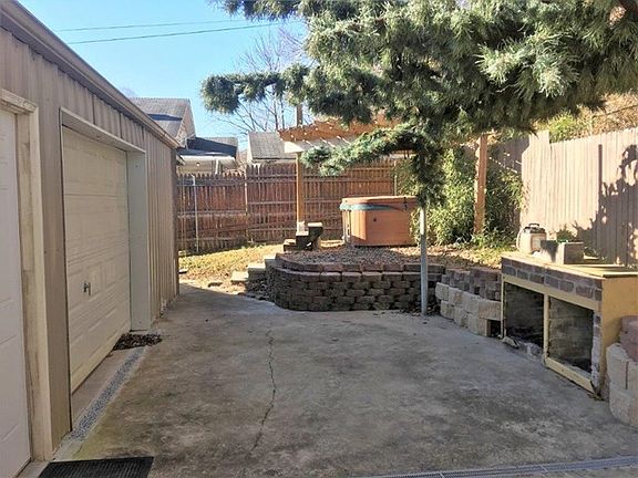4th image of 805 Bonser Ave