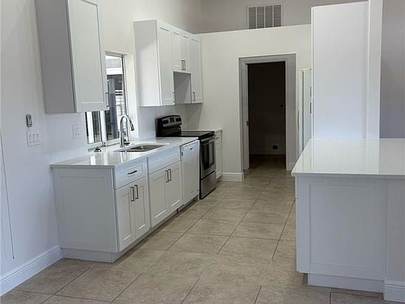 4th image of 2602 SW 32nd St