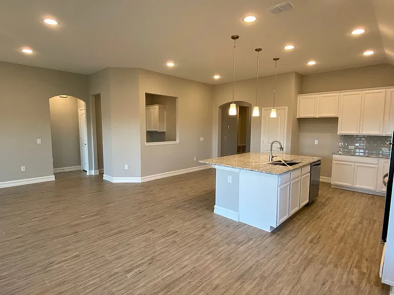 2816 Redbud Ln — Photo 11
