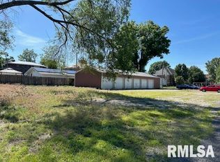 210 Yates St, Jacksonville, IL 62650