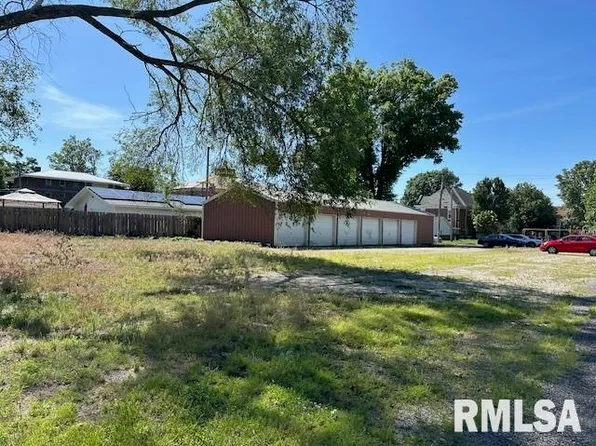 210 Yates St, Jacksonville, IL 62650