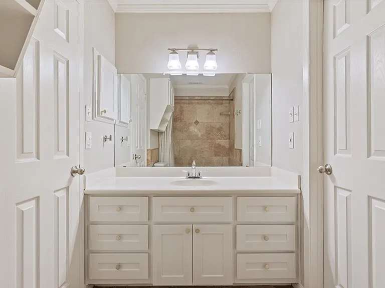 Jack & Jill Bath