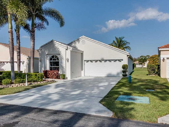 2nd image of 162 Woodlake Cir