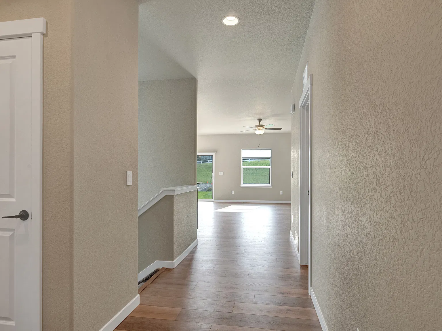 4 bed, 2739 sqft, $2,850 — Photo 3