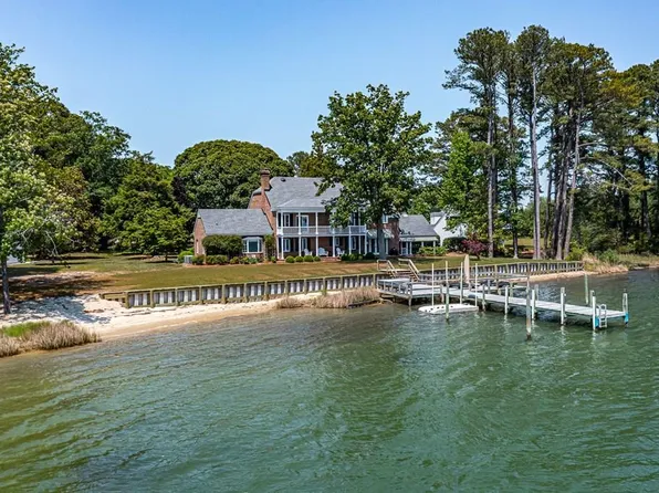 430 Harveys Neck Rd, Wicomico Church, VA 22579