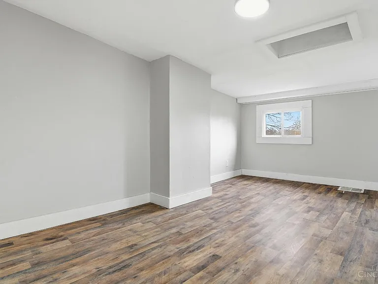 540 Grand Ave — Photo 17