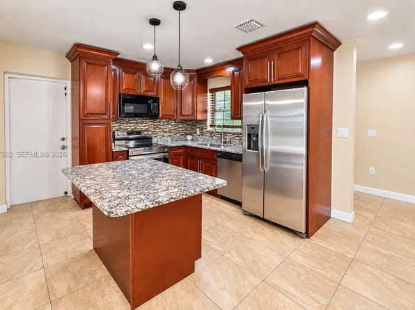 859 Caroline Cir, West Palm Beach, FL 33413