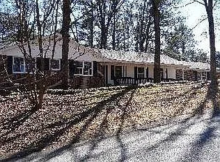 1032 Williamsburg Ct — Photo 3