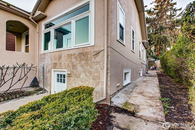 5th image of 5305 Martin Luther King Jr Way S