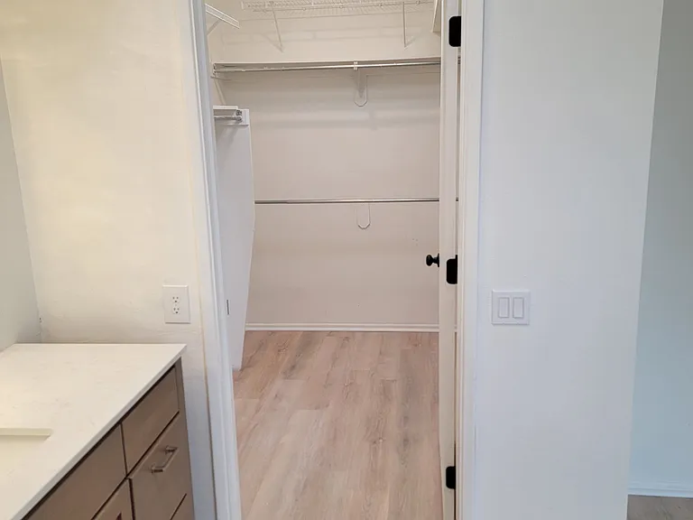 1625 W Calle Hacienda — Photo 10