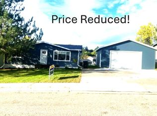 601 Yucca Dr, Pierre, SD 57501