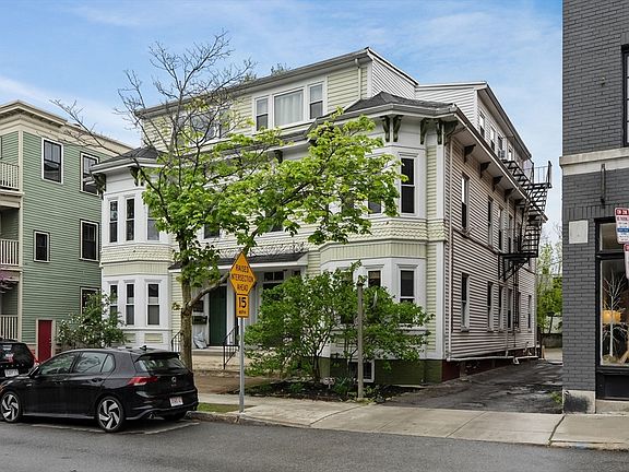 2nd image of 140 Huron Ave APT 7