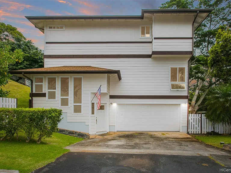 99-1383 Aiea Heights Dr — Photo 1