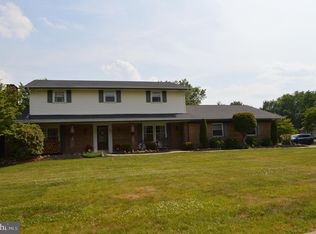 86 Doe Run Dr, Holland, PA 18966