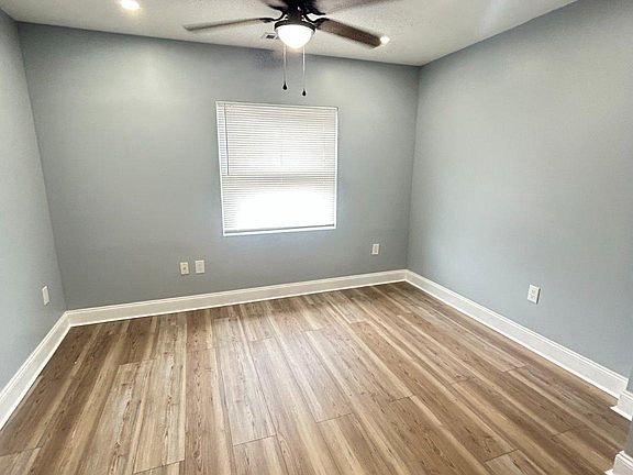 3rd image of 1528 N Mascher St #2