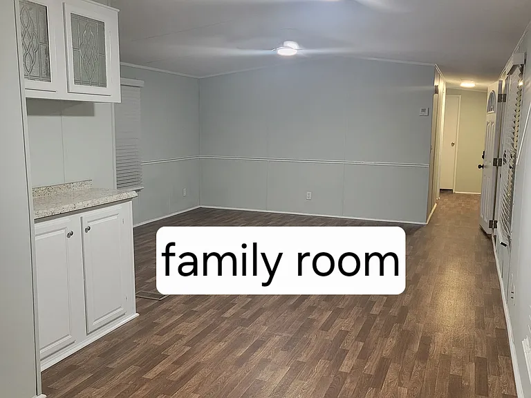 1103 Lissie Ln — Photo 13