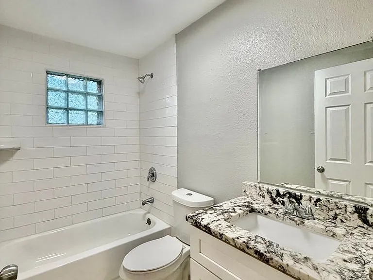Sundance Apartments — Photo 25