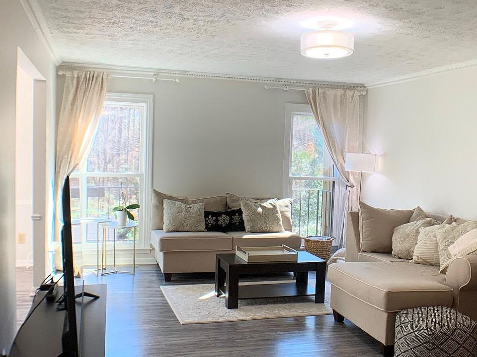 1st image of 2948 Lavista Way