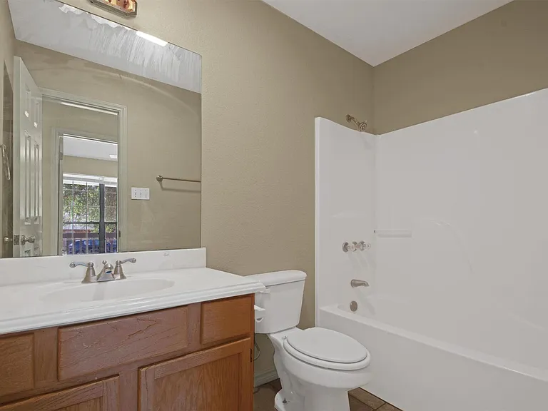 2016 Castle Gate Cir — Photo 10