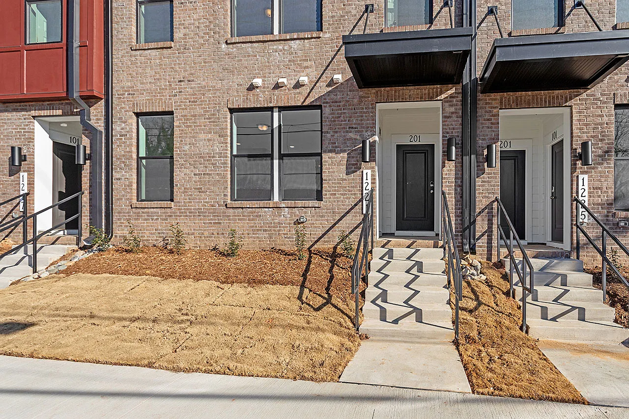 3 bed, 1577 sqft, $2,150 — Photo 3