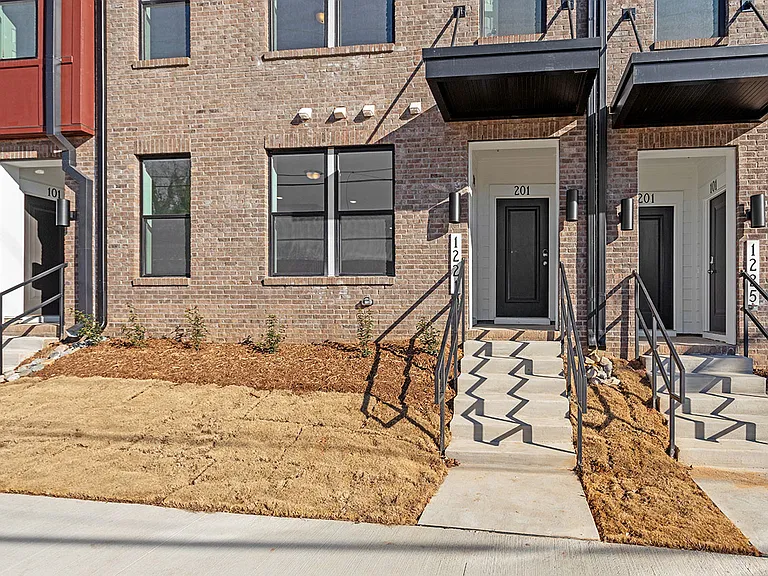 1221 S Blount St #101 — Photo 3