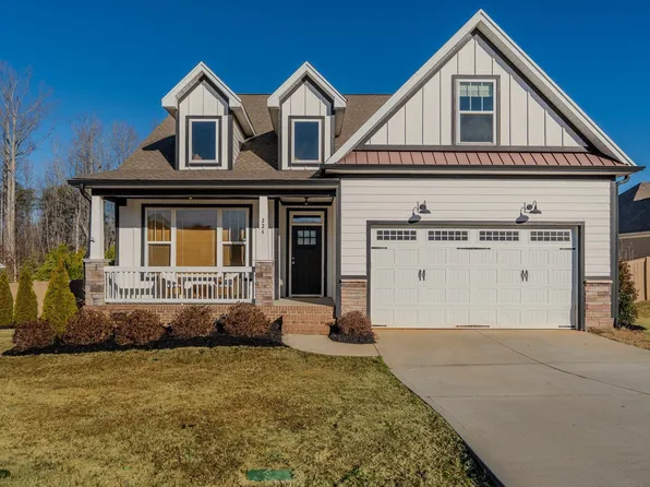 224 Grayson Dr, Travelers Rest, SC 29690