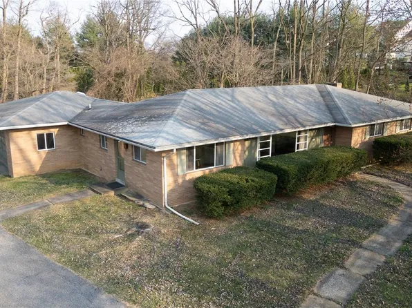 4102 Chelten Ln, Center Valley, PA 18034