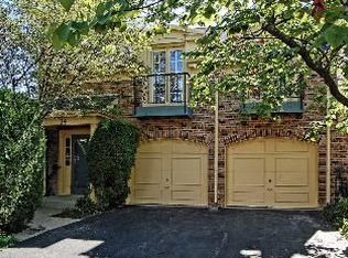 34 Ct Of Cobblestone, Northbrook, IL