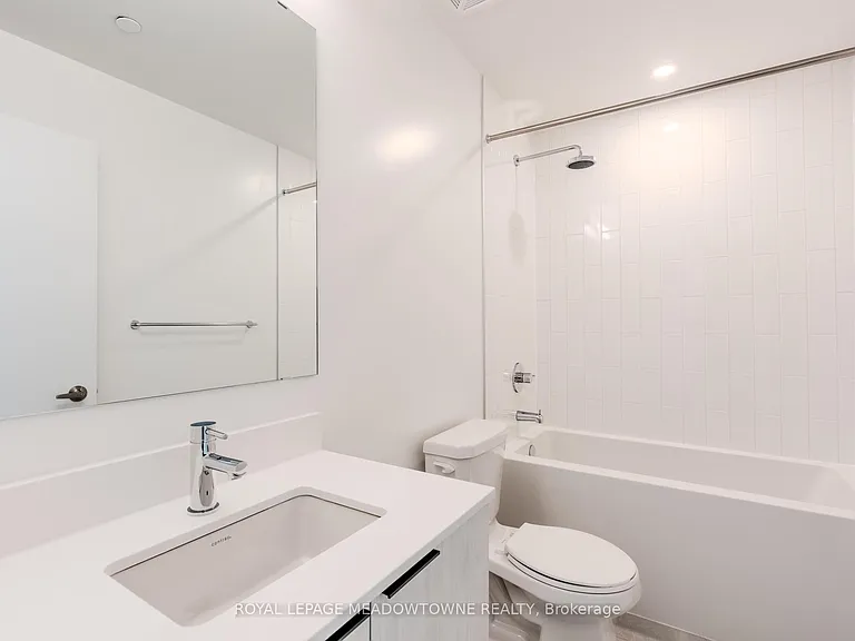 2485 Eglinton Ave W #913 — Photo 8