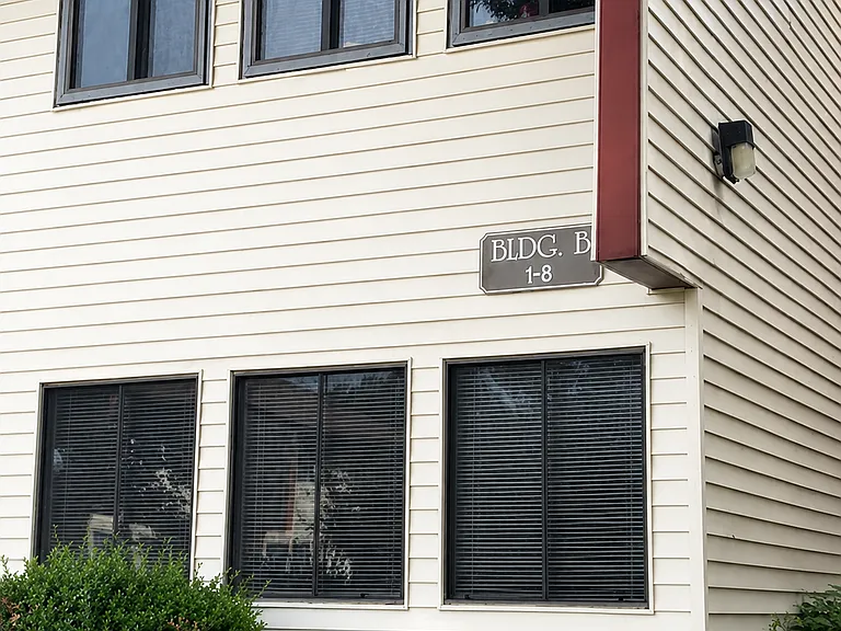 B1 Avon Dr #B1 — Photo 1