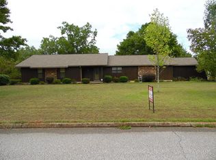 103 Jennifer Dr, Headland, AL 36345