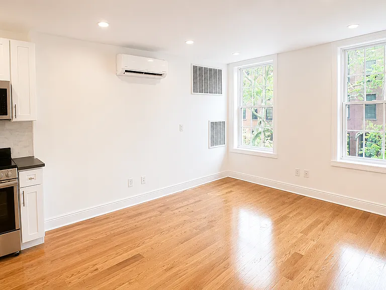 178 Clinton St #3F — Photo 2