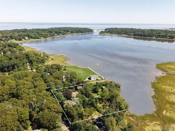 75 Old Field Road, East Setauket, NY 11733
