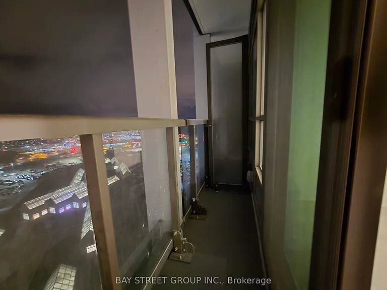 50 Upper Mall Way #1806B — Photo 10